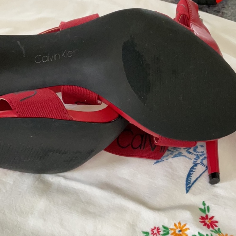 Calvin Klein red elastic heels size 7.5 M - Picture 6 of 6